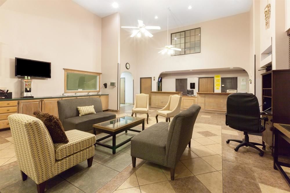 Super 8 By Wyndham Tulsa Downtown East - photo 15