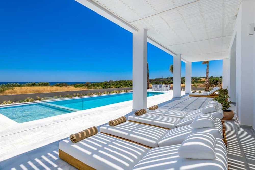 Seashore Villa — 5-Star Luxury Hotel in Rodos, Greece