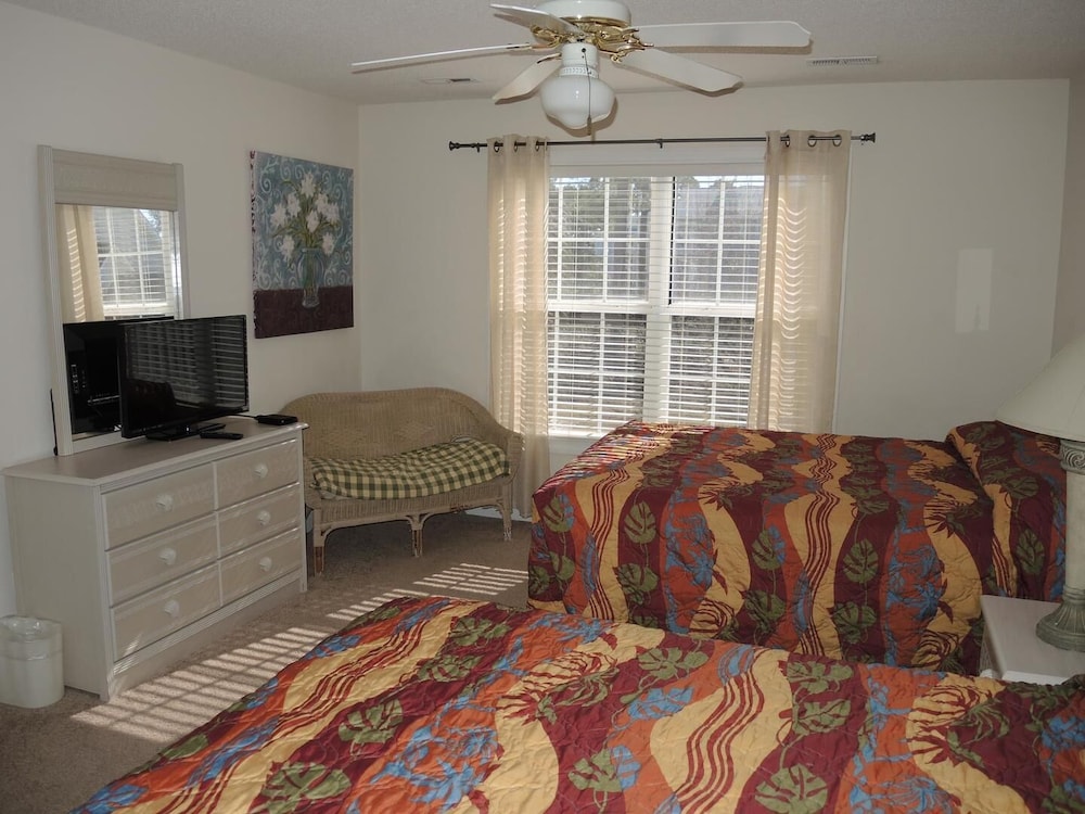 Family Friendly Condo 1504M with Resort Golf Course Onsite by RedAwning - photo 4