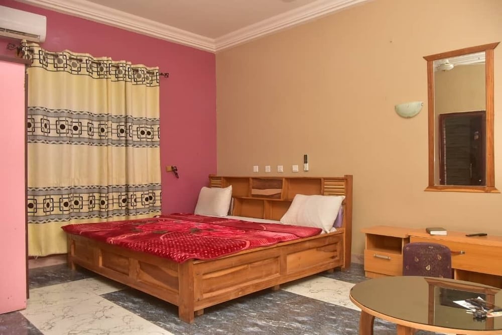 Mac cornels resorts — Gombe — photo 4