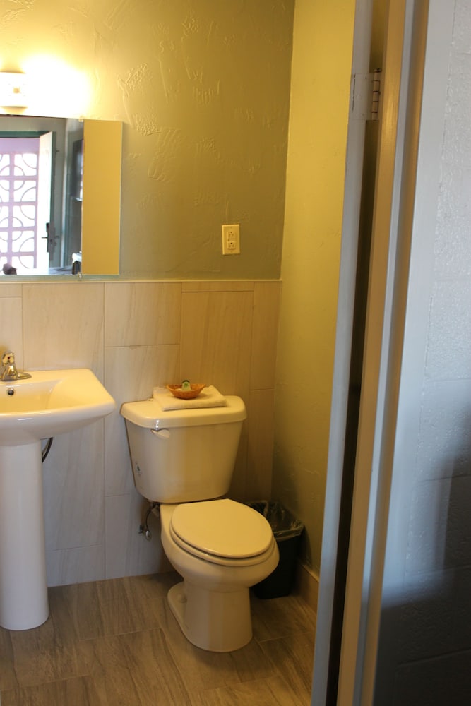 Century 21 Motel - photo 26