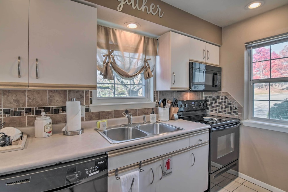Modern Resort Condo about 3 Mi to Branson Landing - photo 4