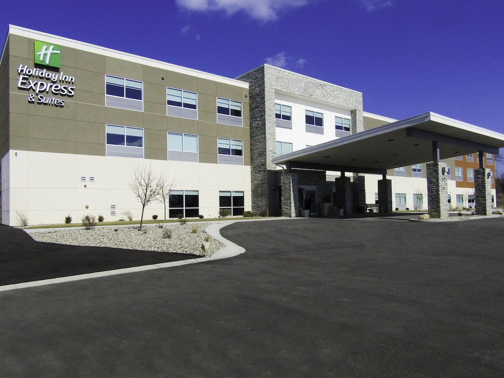 Holiday Inn Express Suites Coldwater By Ihg — Coldwater