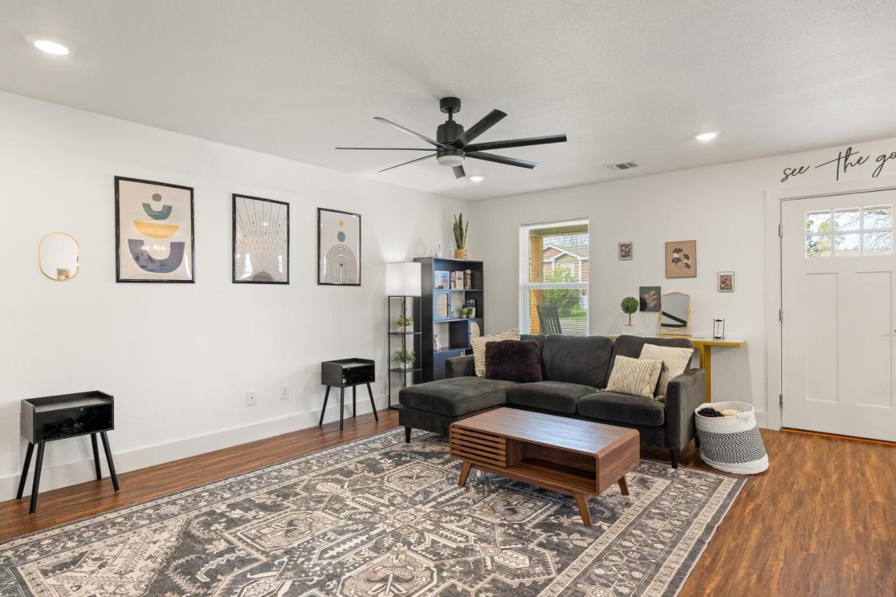 Caroline in Granbury, United States