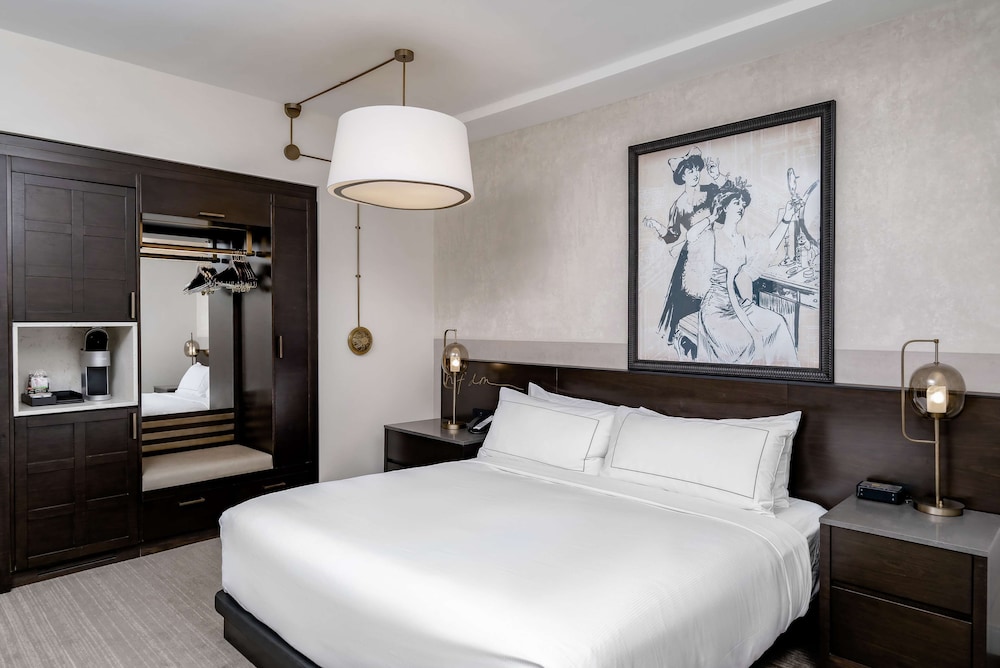 Hotel Fort Des Moines Curio Collection by Hilton - photo 17