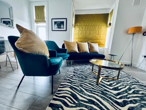 Neils Place Hosted by Airoperate in London, United Kingdom