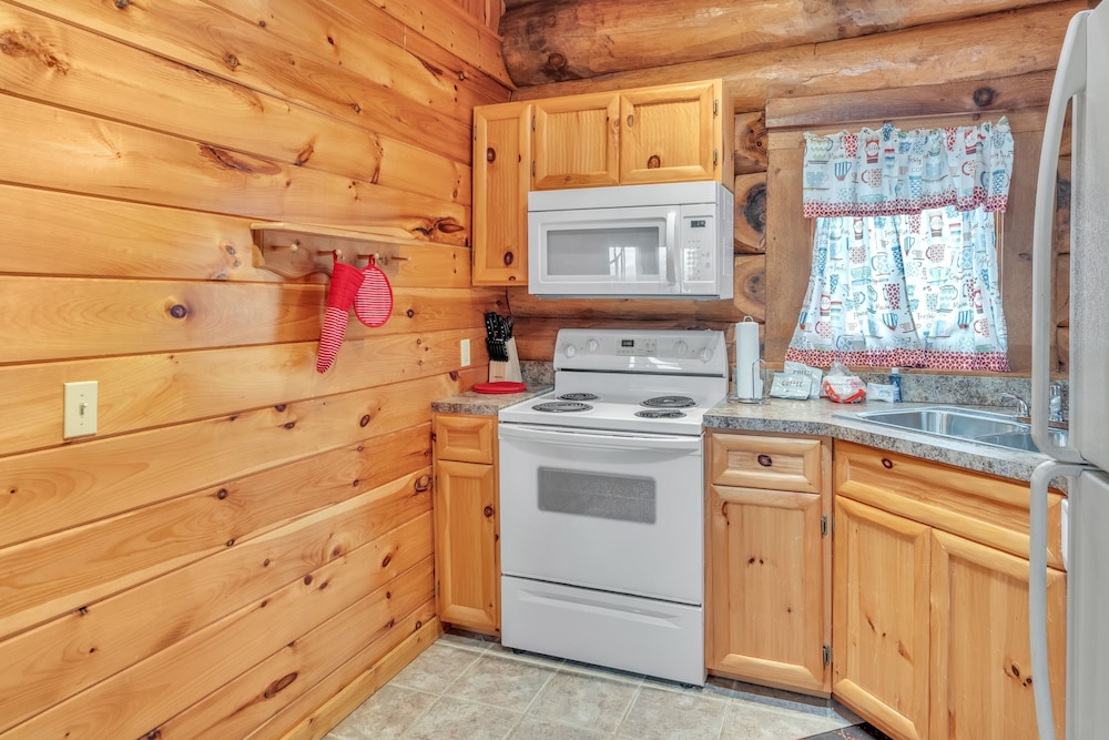 Sky Views Panoramic Views 2 Bedroom Cabin by Heavenly Views Resort - photo 8