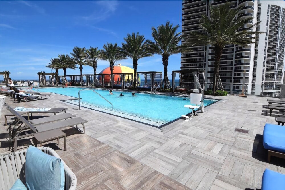 Great Ocean & Bay Views 1 Bed 1 Bath @ Hyde Resort - photo 21