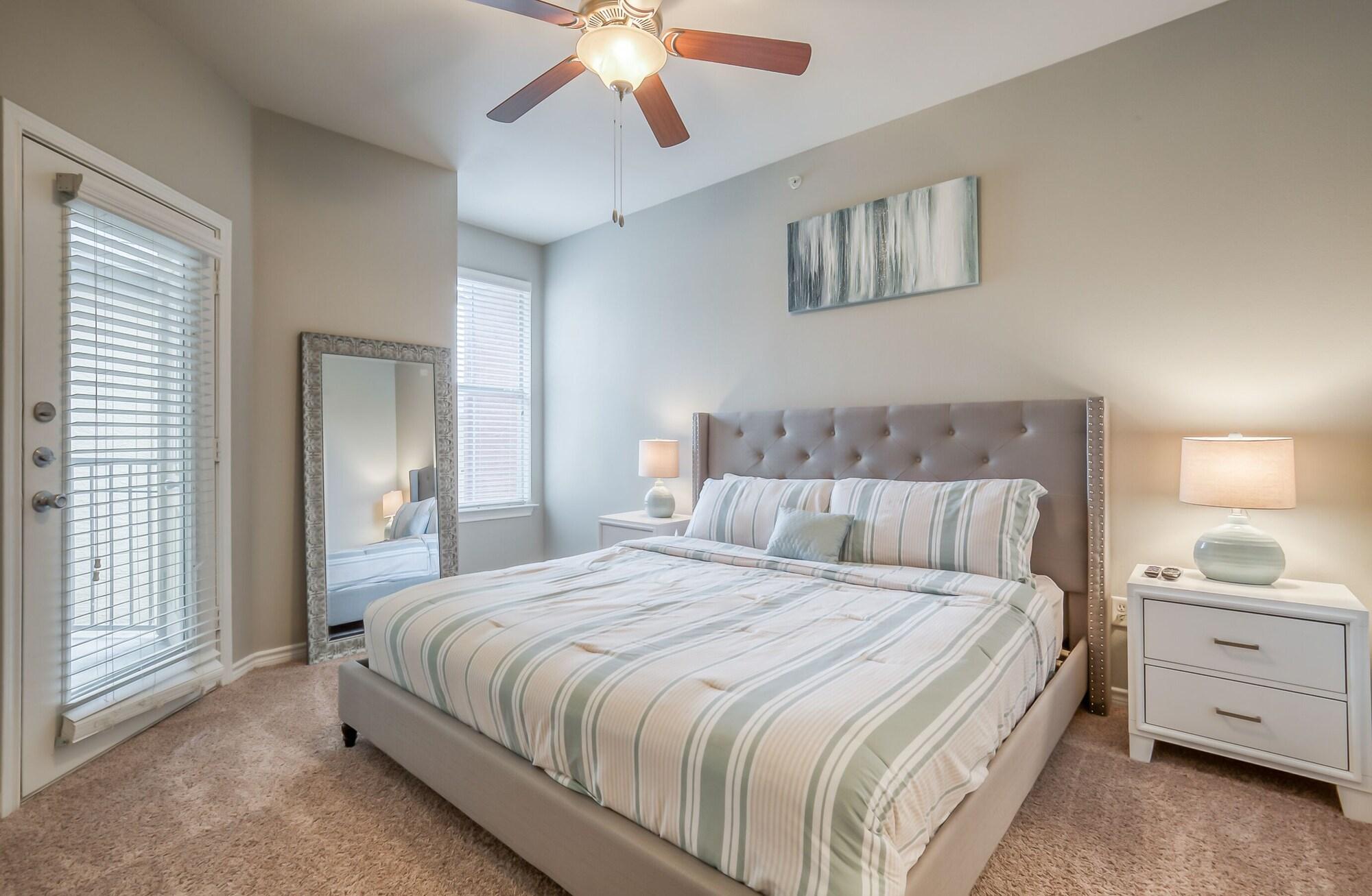 Modern Uptown Dallas Stay by Amyfinehouse - photo 3