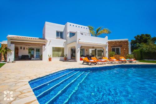 Villa Tuvalu by Abahana Villas — 4-Star Luxury Hotel in Moraira, Spain