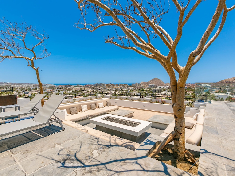 Dream at Cardinal Living — 4-Star Luxury Hotel in Cabo San Lucas, Mexico
