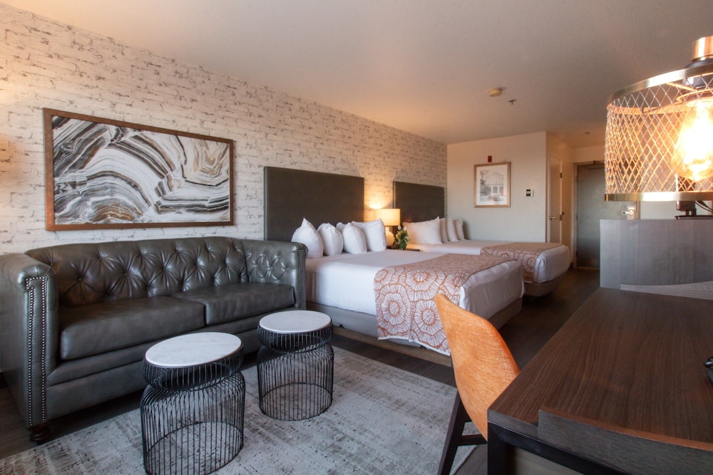 Oxford Suites Chico - featured photo