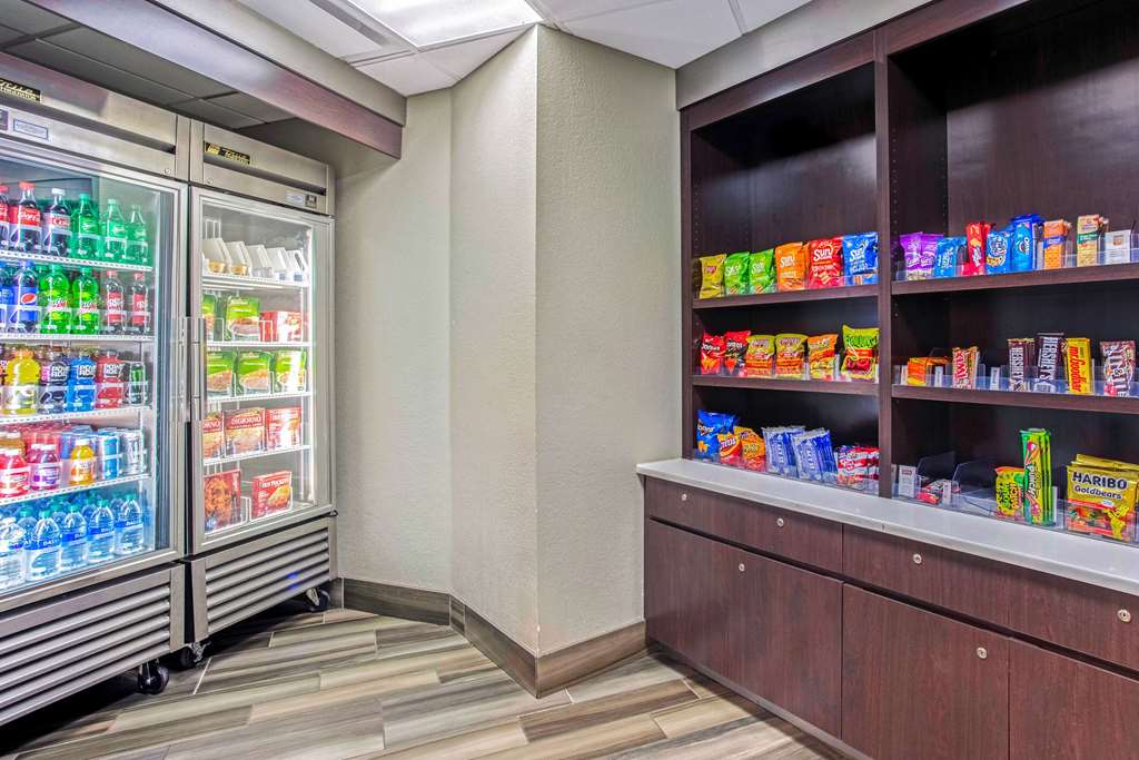 La Quinta Inn & Suites by Wyndham Birmingham Homewood - photo 39
