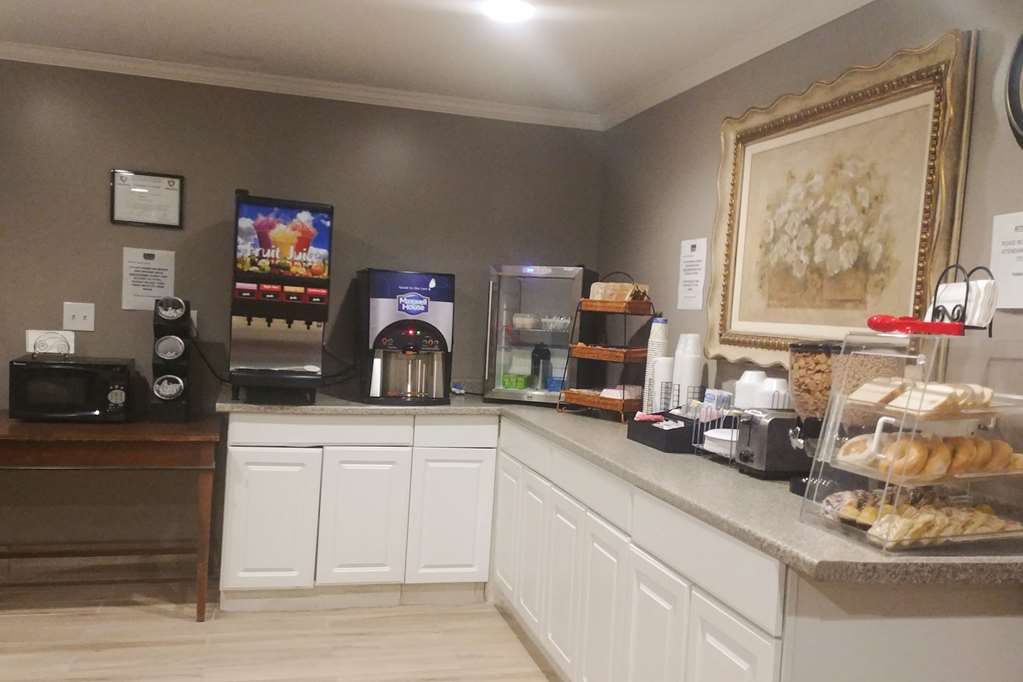 Econo Lodge Milldale Southington - photo 34