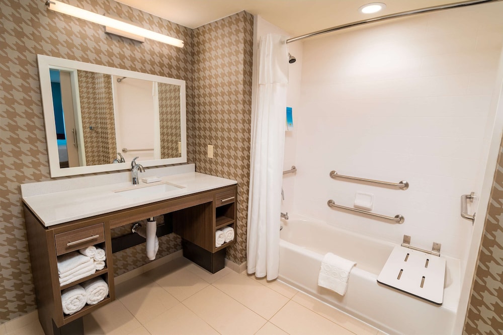 Home2 Suites by Hilton Bakersfield - photo 41