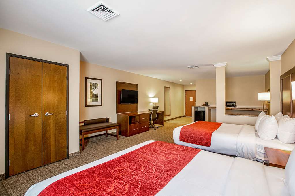 Comfort Suites Fishkill near Interstate 84 - photo 36