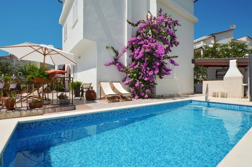 Apartments Anka — 4-Star Luxury Hotel in Rogoznica, Croatia