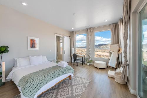 Calming Canyon Sanctuary with Grand Mesa Views - last minute hotel in Unknown City