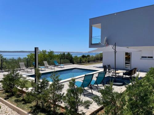 Holiday house Mila — 4-Star Luxury Hotel in Razanac, Croatia