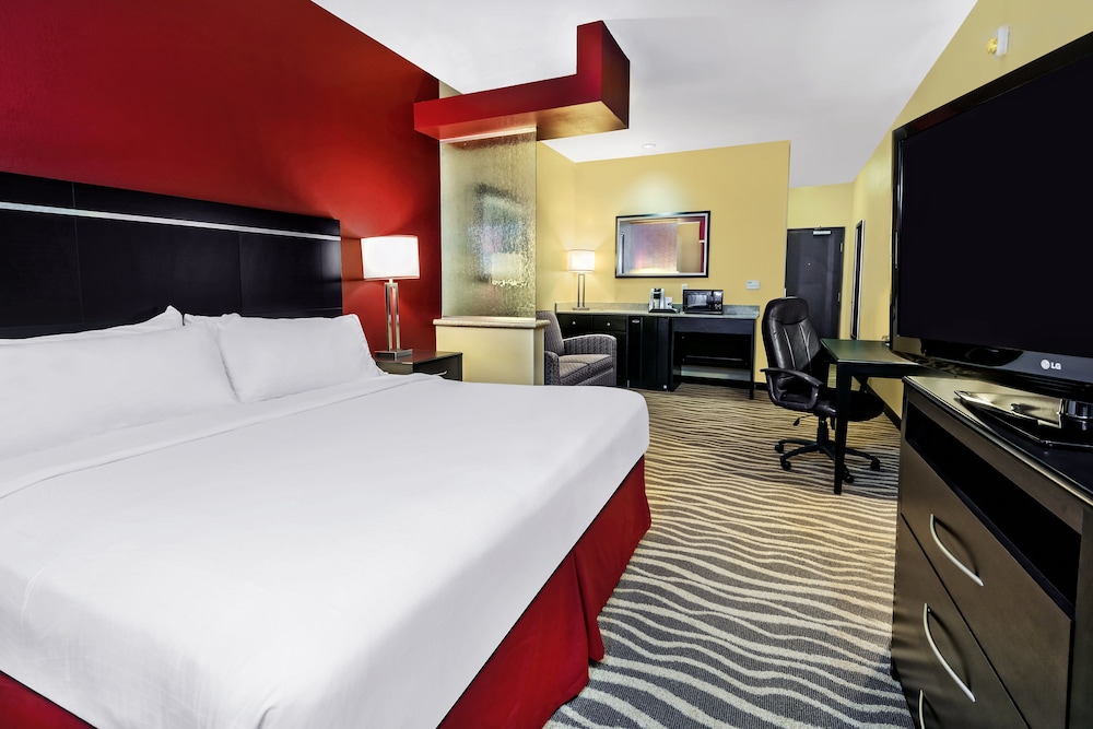 Holiday Inn Express & Suites Cotulla by IHG - photo 15