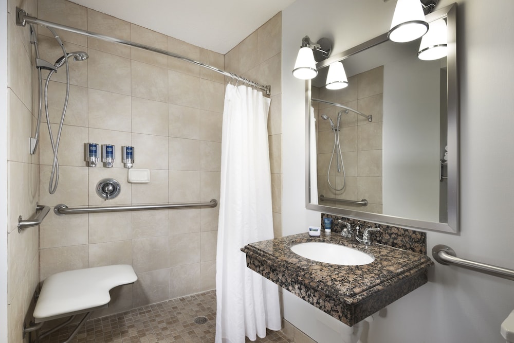 Four Points by Sheraton Kansas City Airport - photo 14