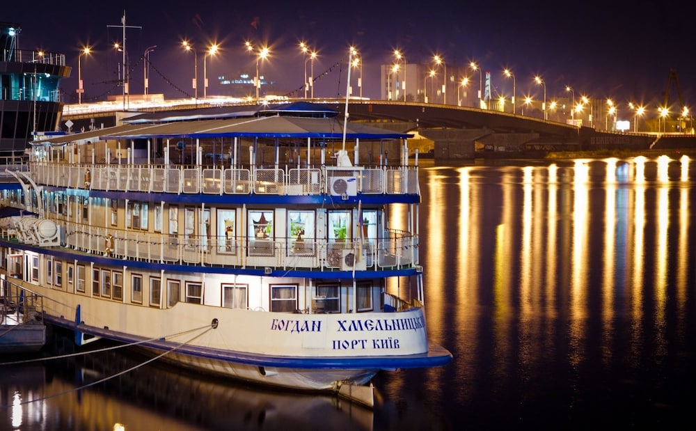 Bogdan Khmelnytskyi - last minute hotel in Kyiv