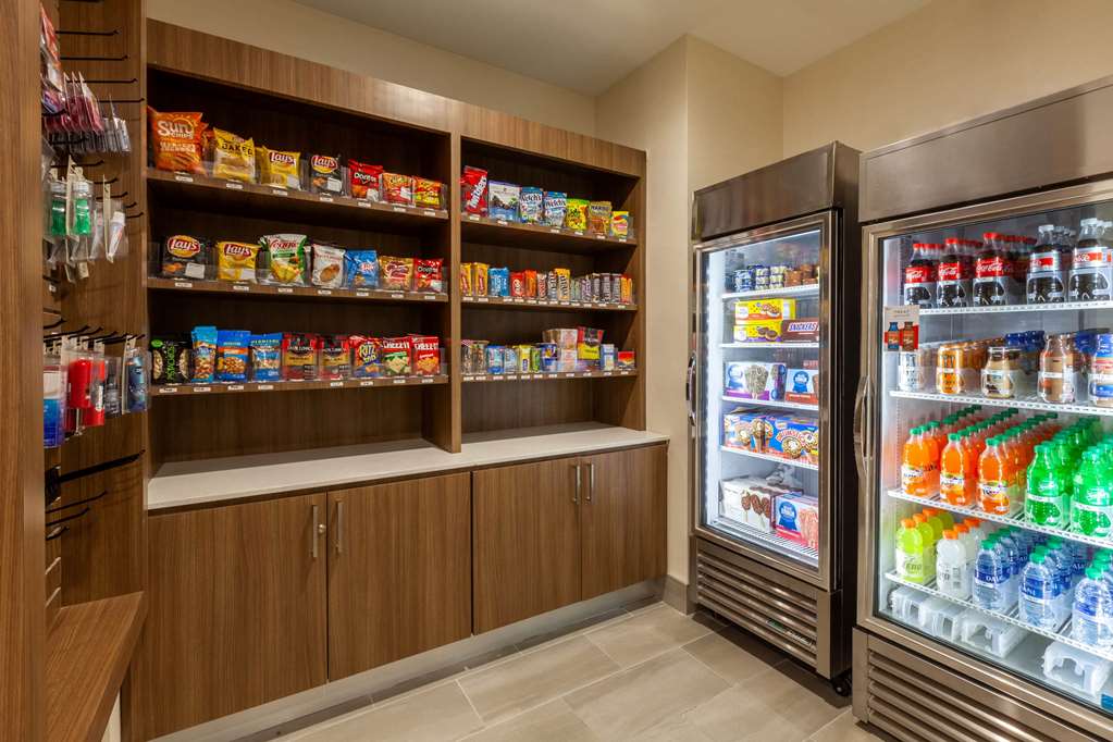La Quinta Inn & Suites by Wyndham Lafayette Oil Center - photo 32