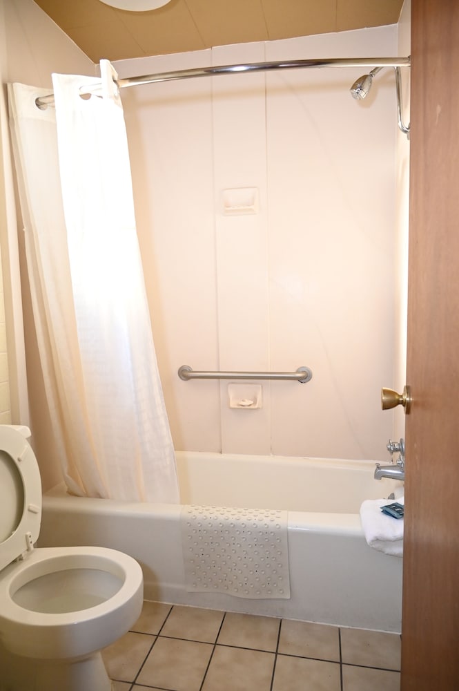 Fortune Inn And Suites Newport - photo 61