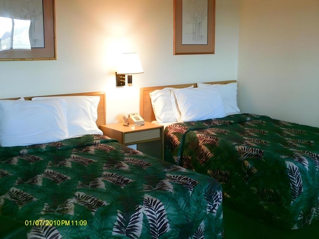 America's Value Inn Mexico - photo 4