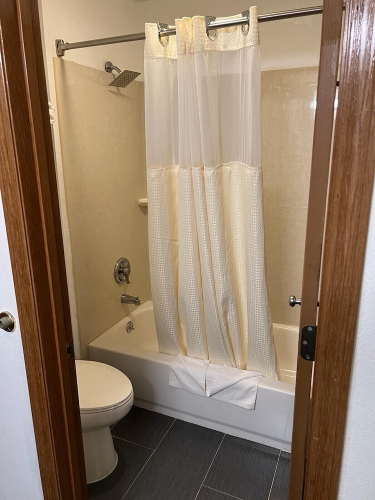 Columbus Inn - photo 19