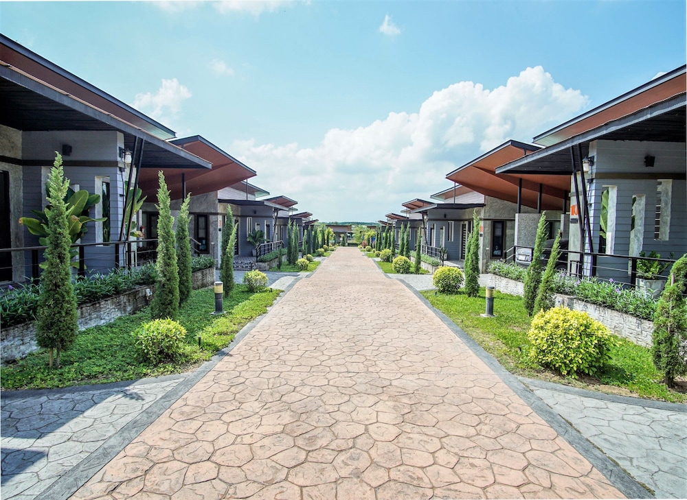 The Loft House Garden & Resort in Pluak Daeng, Thailand