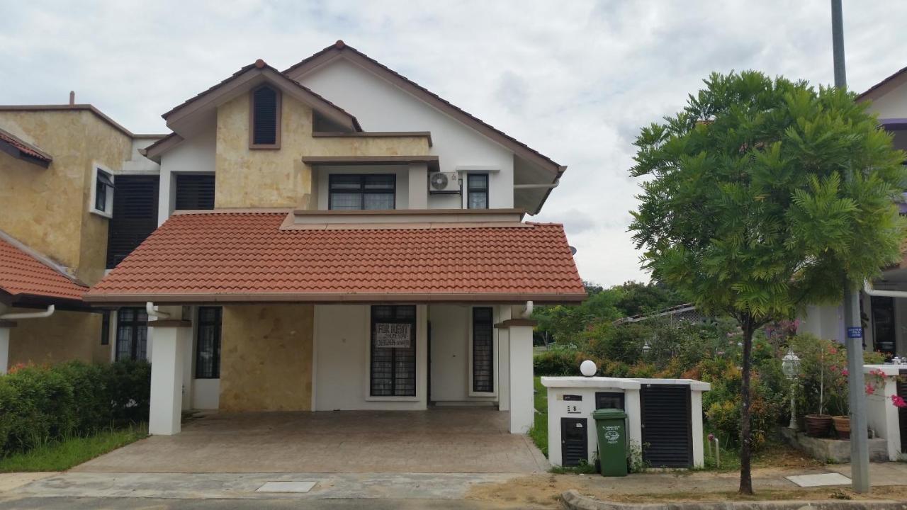 Putrajaya 1808 Homestay — 4-Star Luxury Hotel in Putrajaya, Malaysia