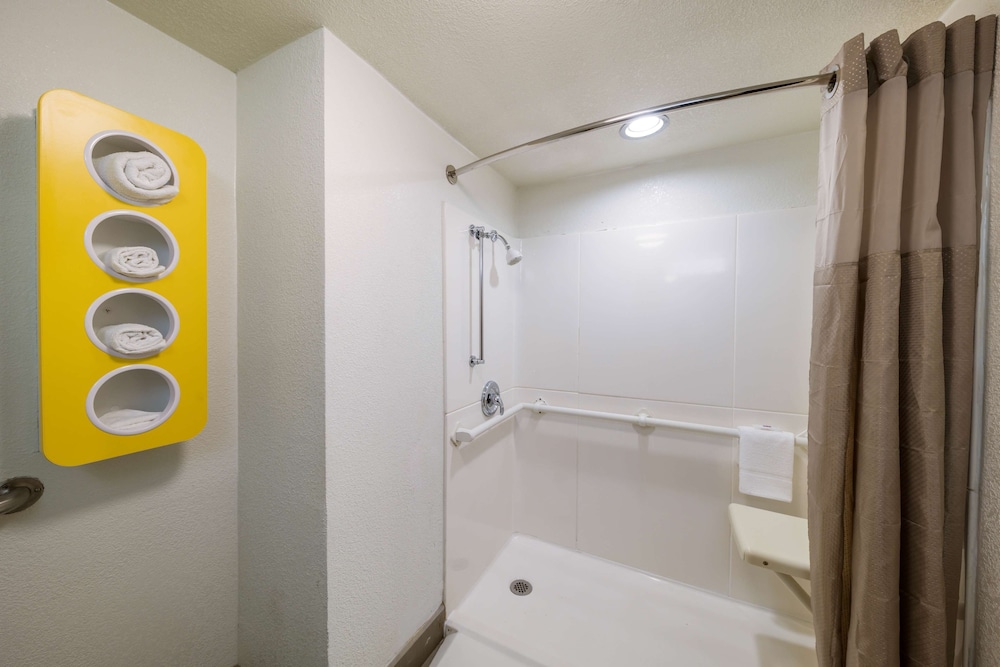 Motel 6 Dallas TX Farmers Branch - photo 22