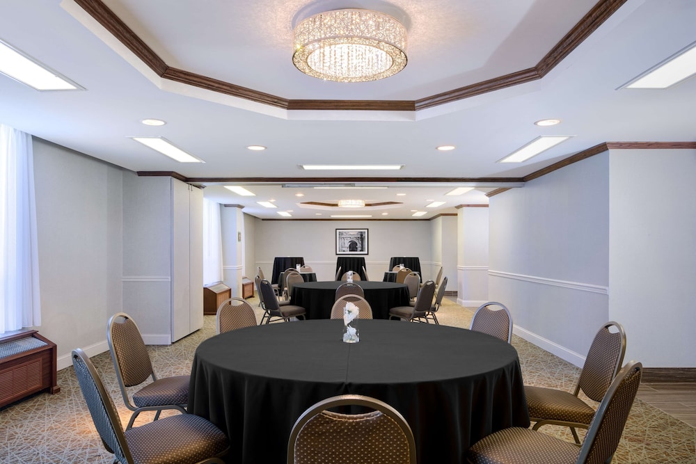 Doubletree by Hilton Philadelphia Airport - photo 48