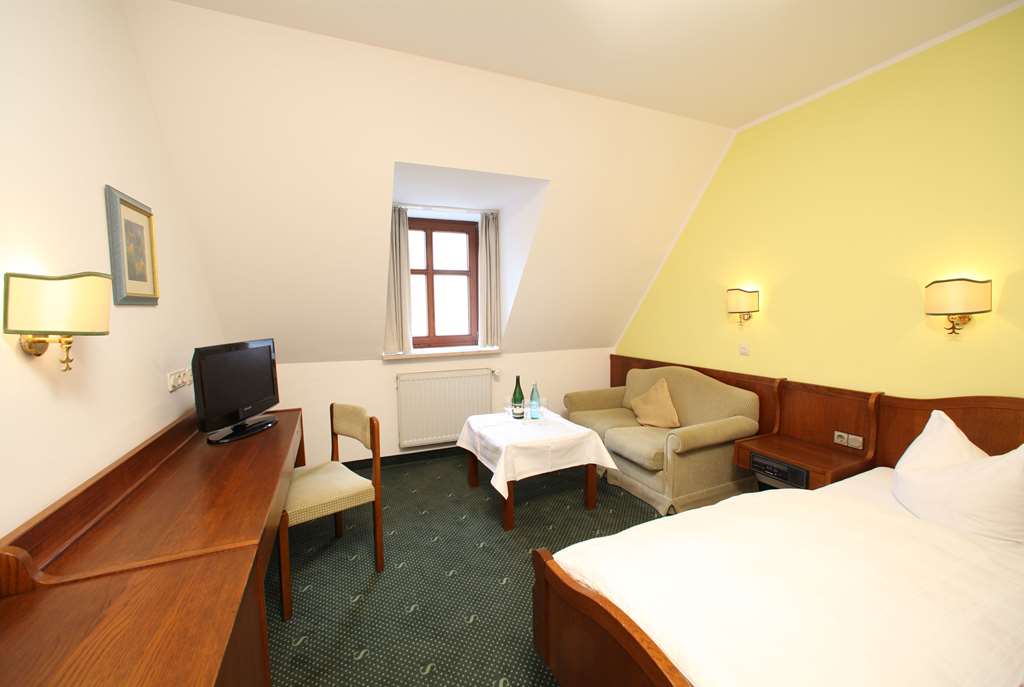 Hotel Landgasthof Schuster — Greding — photo 2