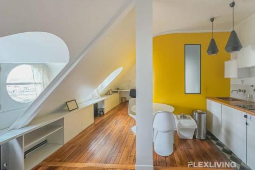 Flexliving Onebedroom Malesherbes Eiffel Tower view
