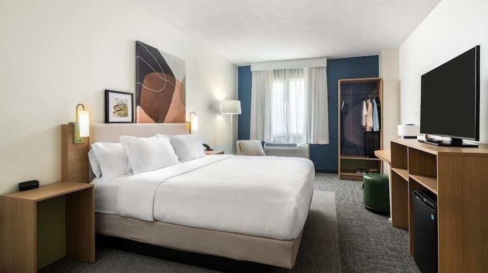 Spark by Hilton Winchester - photo 7