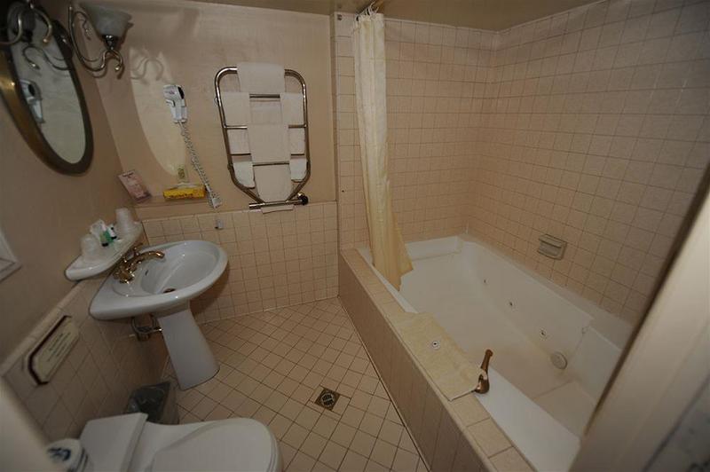 Saddleback Inn at Lake Arrowhead - photo 22
