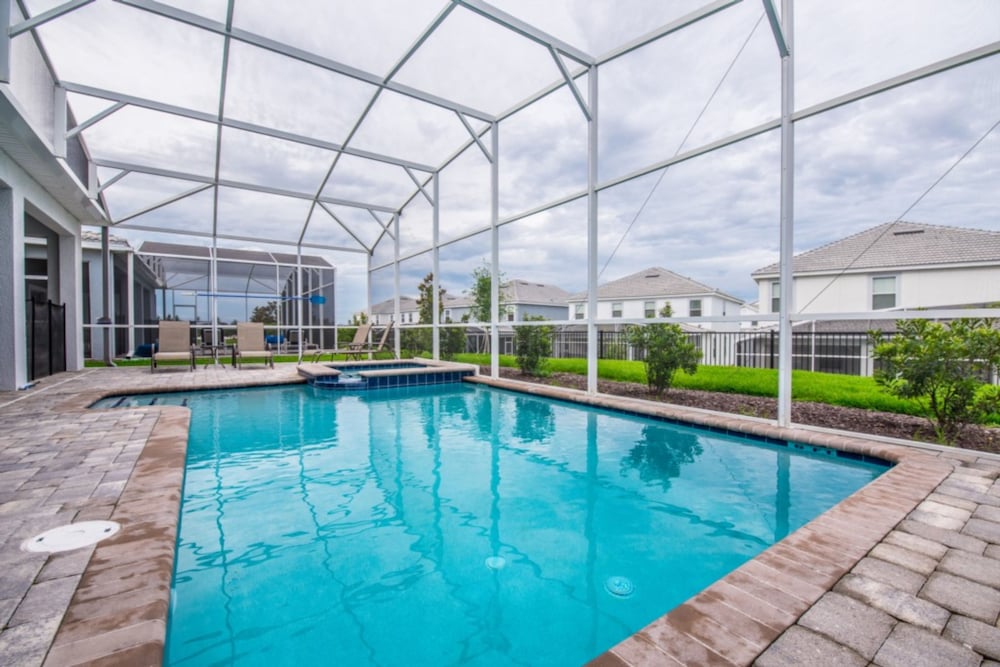 9044St — 4-Star Luxury Hotel in Davenport, United States