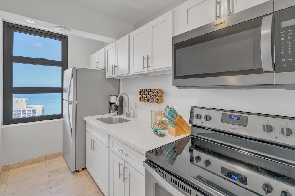 Tower 1 Suite 3514 KP by Koko Resort Vacation Rentals - photo 4