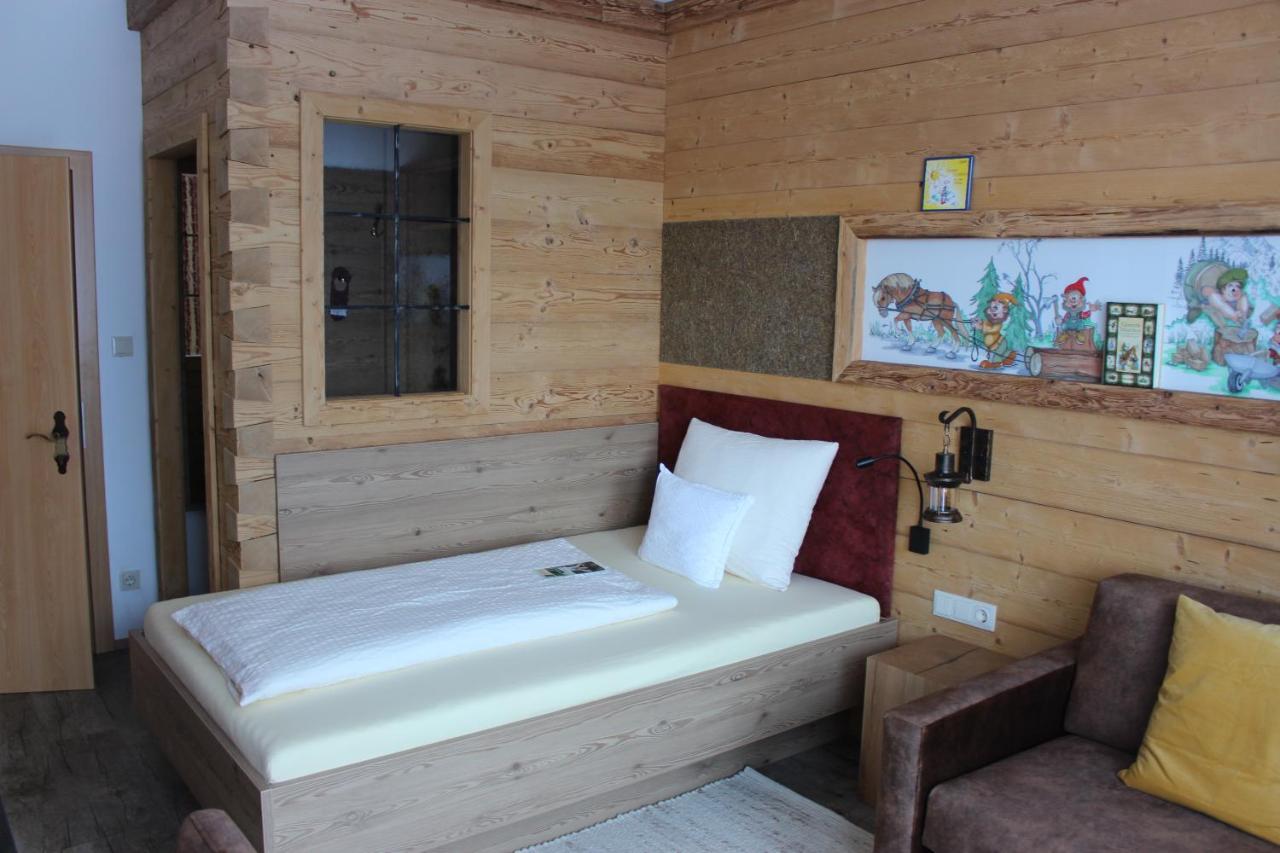 Märchenhotel 3 Sterne Superior Waldpension Nebelstein — hotel in Weitra