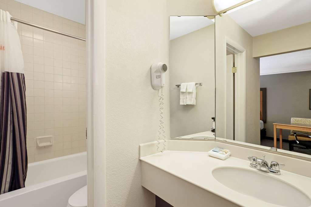 La Quinta Inn by Wyndham Denver Golden - photo 27