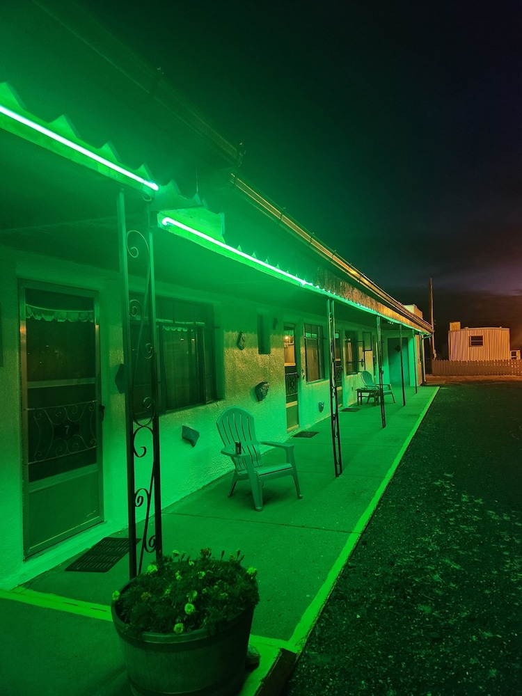 Maverick Motel and Glamp Ground - photo 31