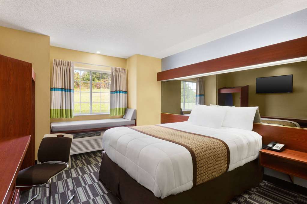 Microtel Inn & Suites by Wyndham Thomasville High Point Lexi - photo 24