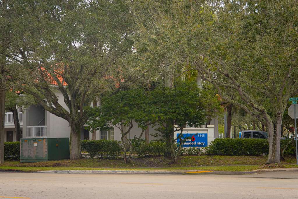 Studio 6 Coral Springs FL Fort Lauderdale - photo 3