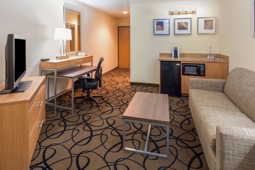 Holiday Inn Express Hotel & Suites Henderson an IHG Hotel - photo 3
