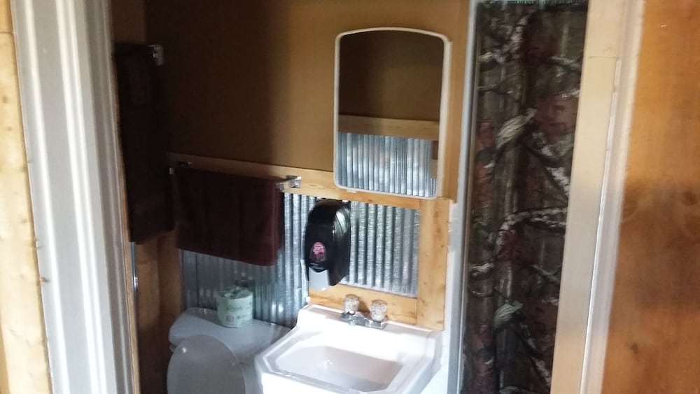 Headwaters Motel - photo 12