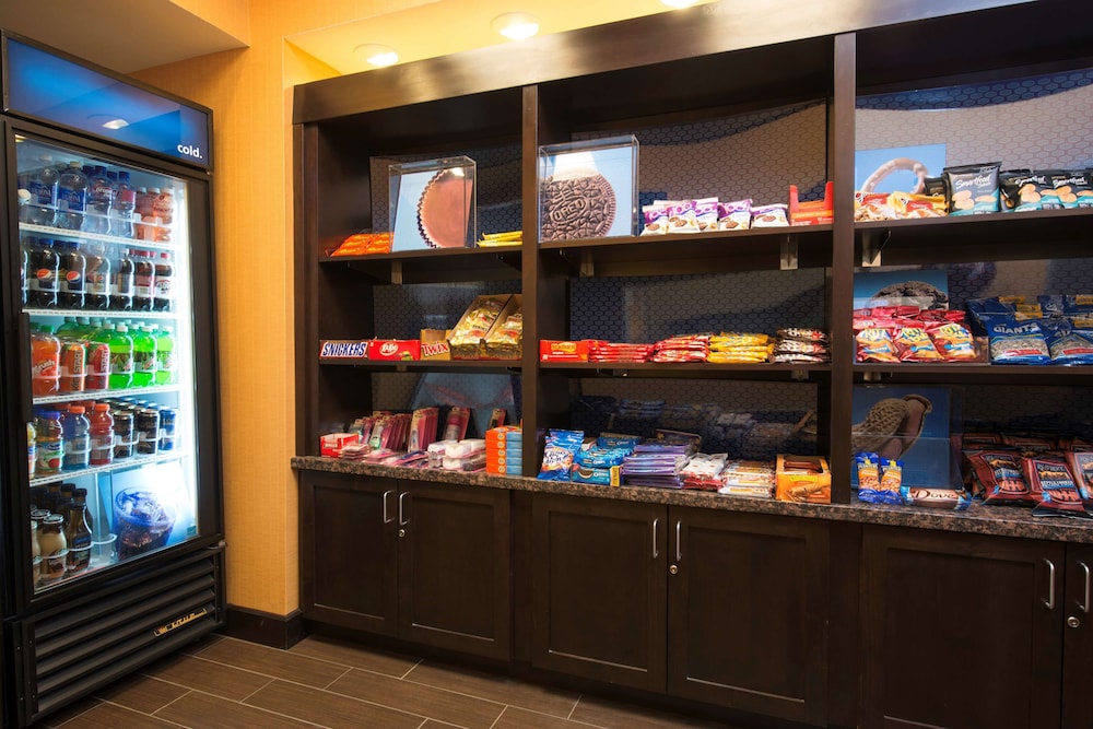 Hampton Inn & Suites Bismarck Northwest - photo 27