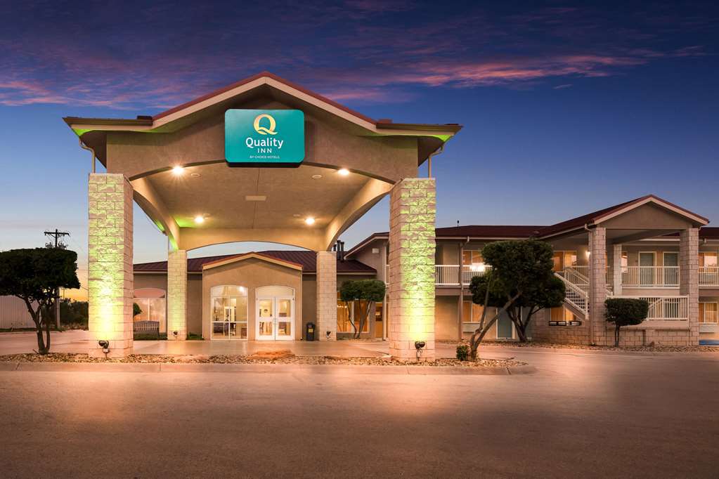 Quality Inn Sonora TX - carbon neutral hotel in Sonora