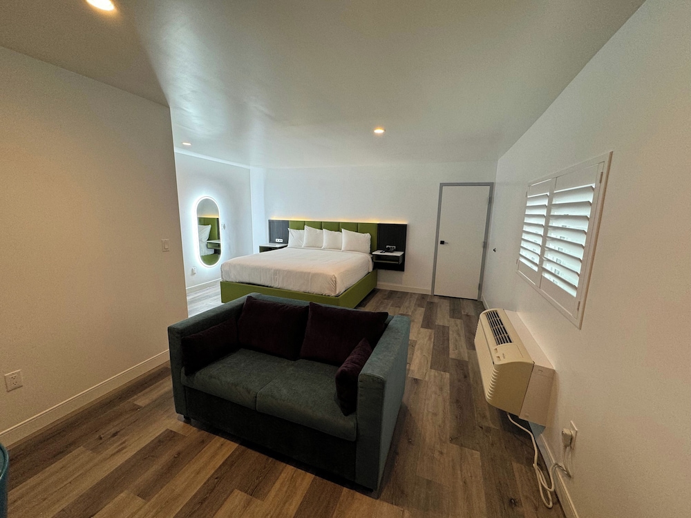 Hotel Rudra Hollywood - photo 8